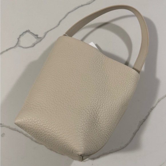 THE ROW Women's Small S/M Park Tote Bag Retail: $1390 (NWT) - Picture 5 of 6